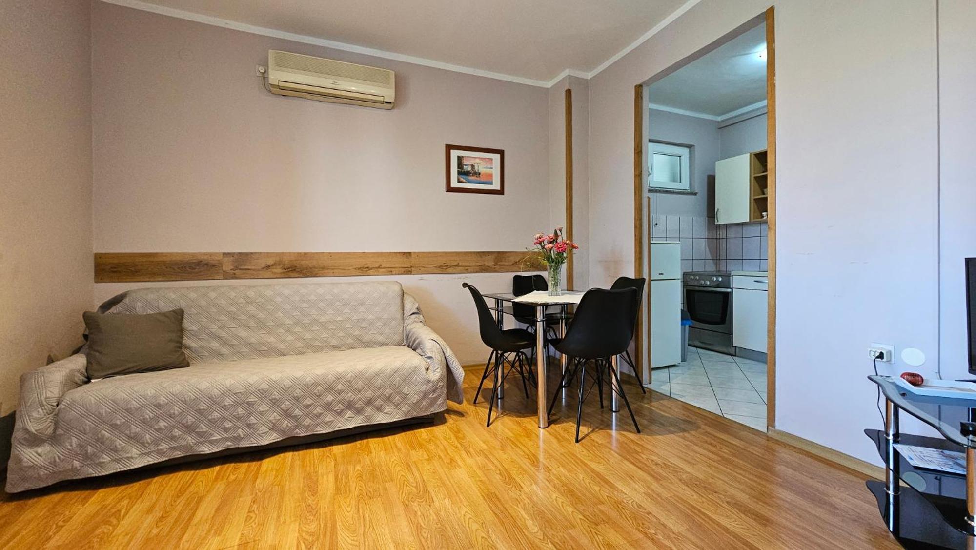 Ana B Apartment